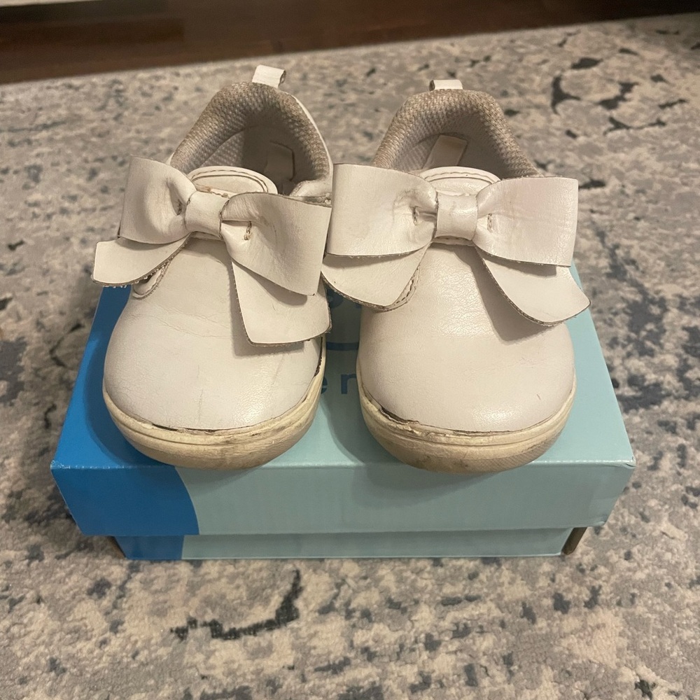 Stride Rite Kamila Mary Jane bow sneakers white. Toddler girl shoe